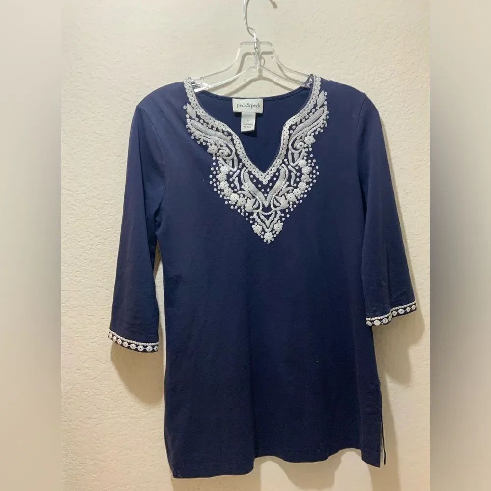 PECK & PECK TOP BLUE Smallâembroidered Southern Classic